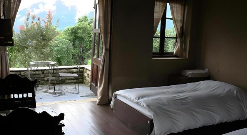 Hananoie - A Permaculture Resort Pokhara Esterno foto